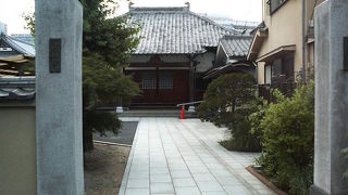 船橋の漁場を守るために戦った者を弔う大仏様がいます。