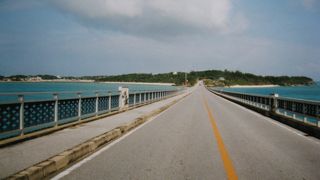 宮古島と池間島とを結ぶ全長1,425mの橋