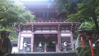 山門まではすぐにアクセスできます