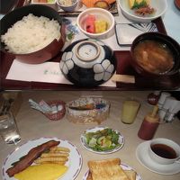 朝食の和食と洋食（ビュフェスタイルではありません）