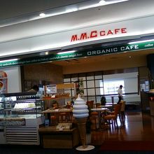 お店の入り口です。