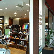 大小様々な文房具が揃います。