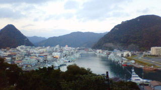 下田港を広々と見渡せます。
