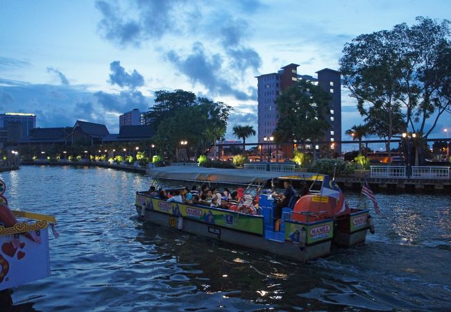 １回乗るなら絶対に夜。片道乗車でタクシー代わりにも使えます。