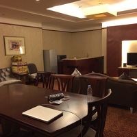 ファミリースイートリビングルーム