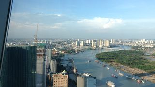 ホーチミンの街と緑を一望