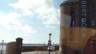 アルバートドックの中にあります。