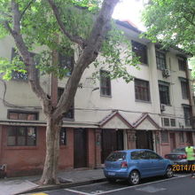 下部のみ煉瓦造り。