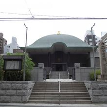 本堂正面 (南側)