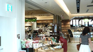 品揃え豊富なワイン専門店