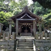 内野宿に鎮座する神社
