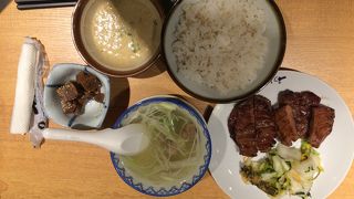 パセオで食べる、うまい牛タン。