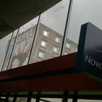 雨でも濡れずに行けます。