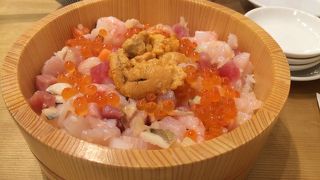 日曜日の築地で海鮮ひつまぶし