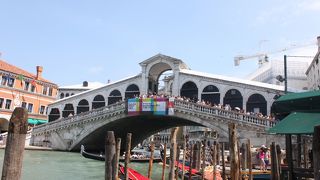 ベネチアを象徴する橋