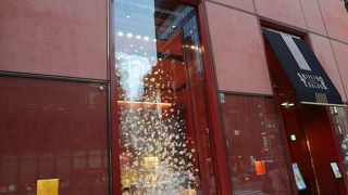 現存する日本で最古の画廊だそうです。