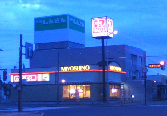 24時間営業でゆっくり過ごせる店舗です