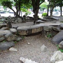 残ったのは寂しい遺構