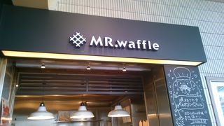 新宿にある、行列のできる人気のワッフルのお店