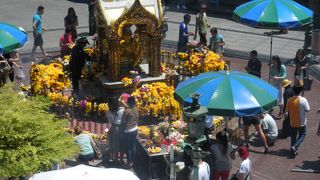 バンコクきってのパワースポットだそうです。