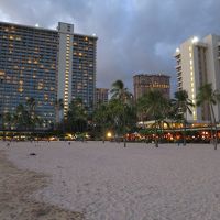 ビーチから眺めるホテル群