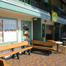 食事は2階です。