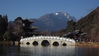 玉龍雪山が綺麗に見える