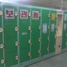 コインロッカーの数も豊富な駅です