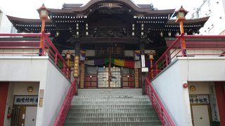 ちょっと近代的な印象の神社