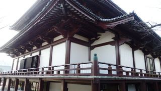 都の有形文化財に指定されている増上寺経蔵