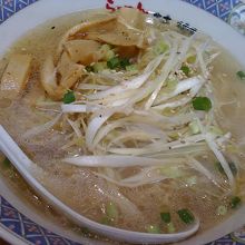 塩ごまらーめん、６５０円です。