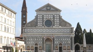 駅の近くの教会