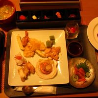 夕食。バイキングでした。