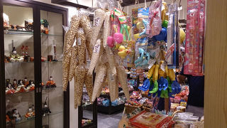 ソラマチで懐かしの駄菓子を選べます。