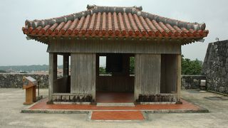 供屋 (万国津梁の鐘)