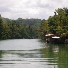 ロボック川を下ります