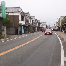 国道203号沿いの町並み