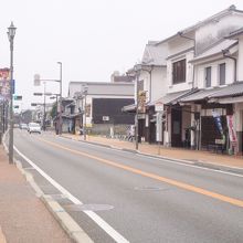 国道203号沿い・西鉄バス吉井中央バス停付近