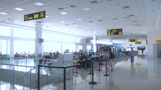 乗継で降りると、何もなくて暇です