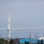 室蘭湾にかかる長さ１３８０ｍの吊り橋