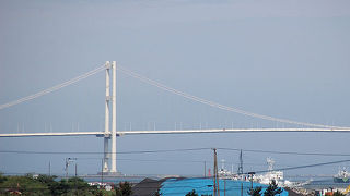 室蘭湾にかかる長さ１３８０ｍの吊り橋