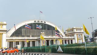 強引な客引きが多い