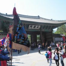 王宮守門将交代儀式