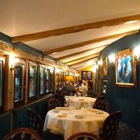 運河沿いのレストランはいい雰囲気