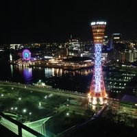 部屋から神戸タワーとumieの観覧車