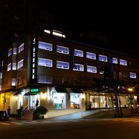 コンビニは外から入ります