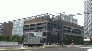 豊洲地区を代表するショッピングセンターです。