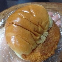 カニクリームパン１００円くらい？