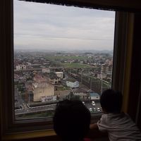 電車に子供たちは釘付けです