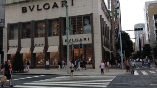 中央通り沿いです